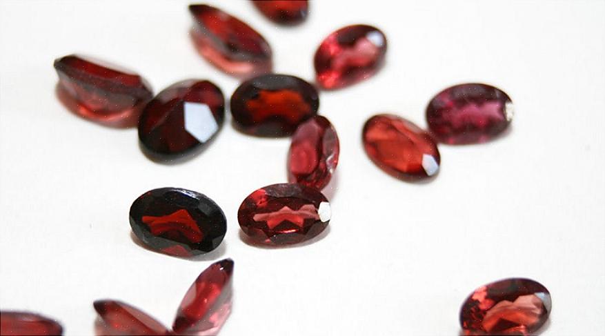 Nimi Garnet tulee latinalaisesta Granatum-sanasta granaattiomenaa varten