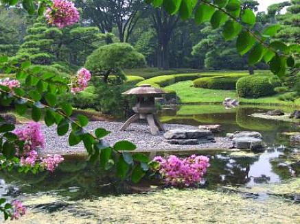 Zen-puutarhan tekeminen on yksi tapa luoda meditatiivinen tila pihalle